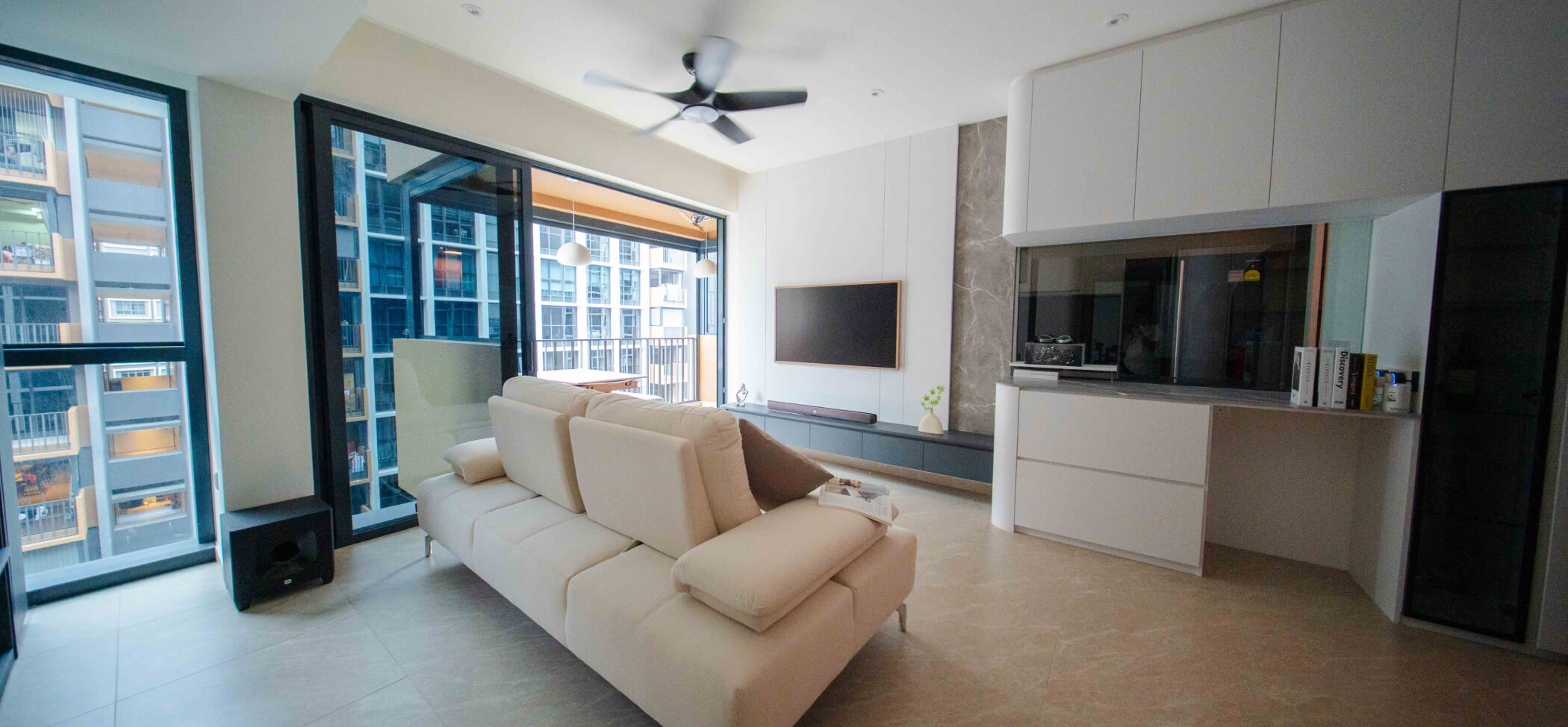 homescape-condo-hero-banner@1.5x homescape-condo-hero-banner@1.5x